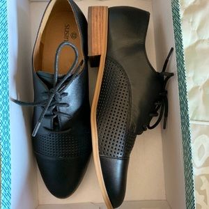 Women’s dress shoes